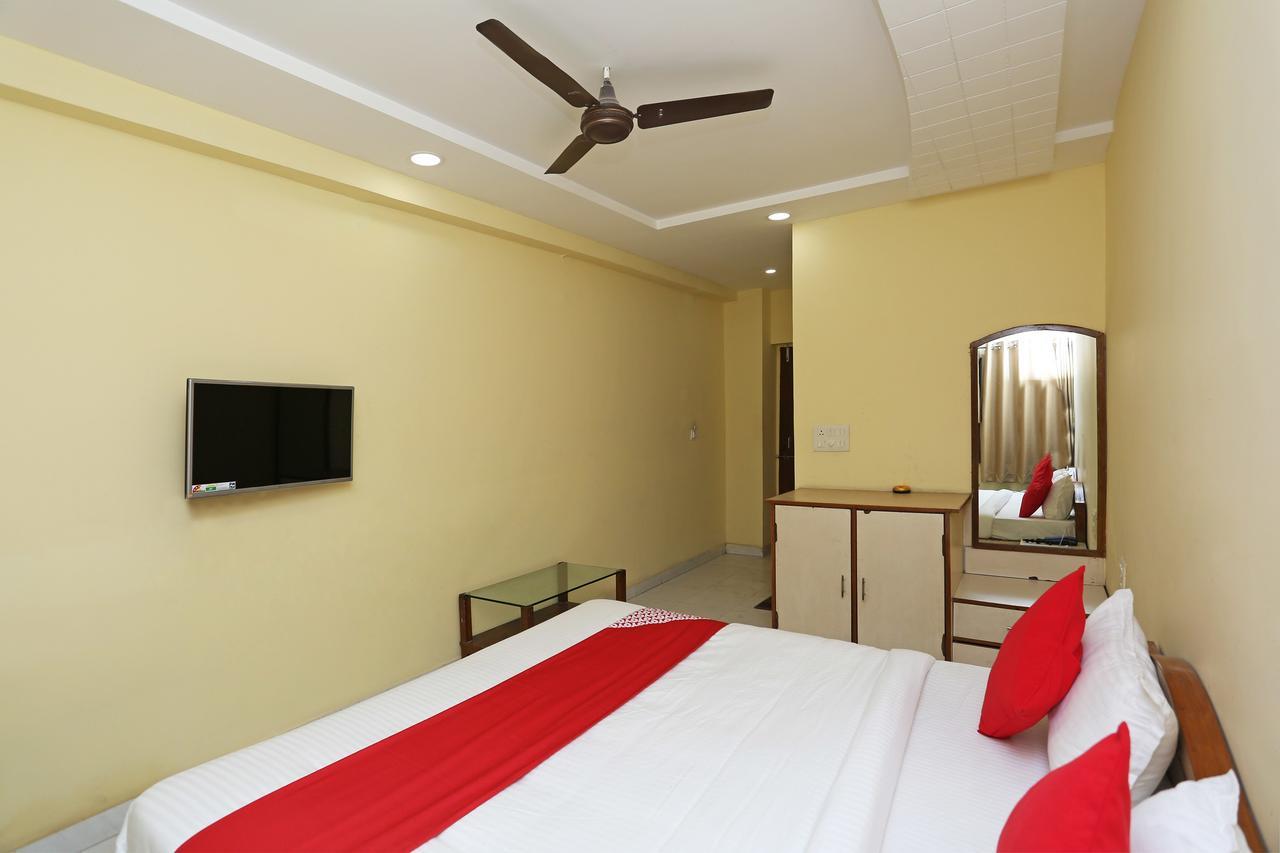 Oyo 12546 Hotel Madhuban Rāipur Exterior foto